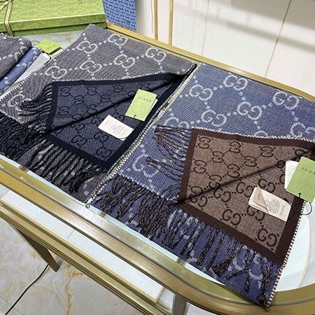 マフラー gucci