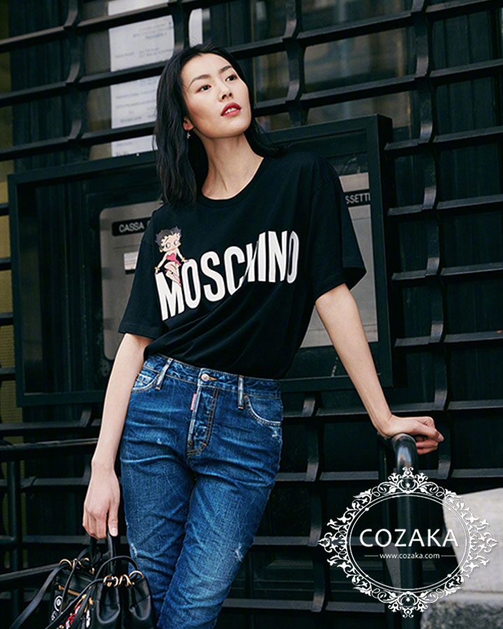 moschino T-Shirt 芸能人