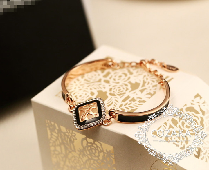 TORY BURCH 腕輪