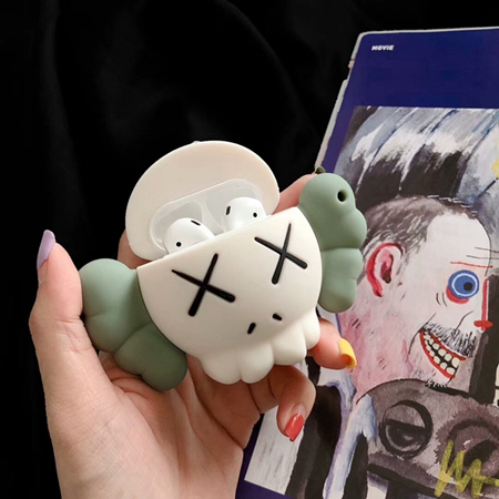 KAWS AirPodsケース おしゃれ