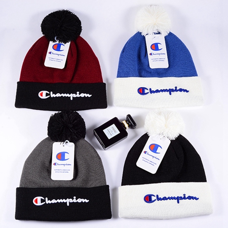 Champion 毛玉配色的ニットキャップ