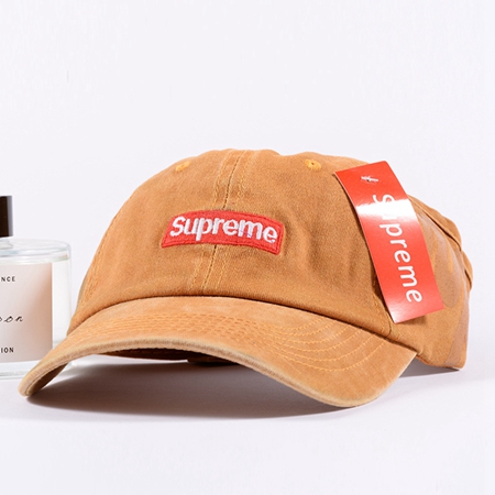 Supreme レトロ風 キャップ