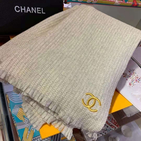 Chanel CCマーク刺繍ニットスカーフ