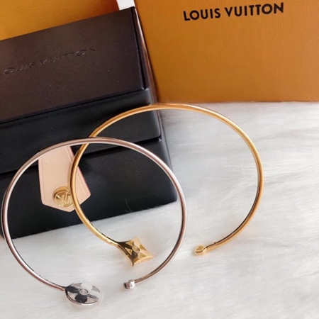 Louis Vuitton ラインストーン付きブレスレット
