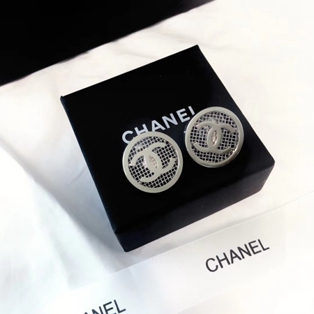 Chanel CCマークピアス 大ぶり