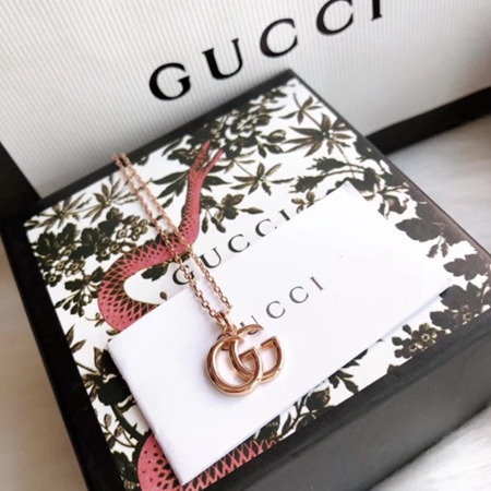 Gucci GGマークペンダントネックレス