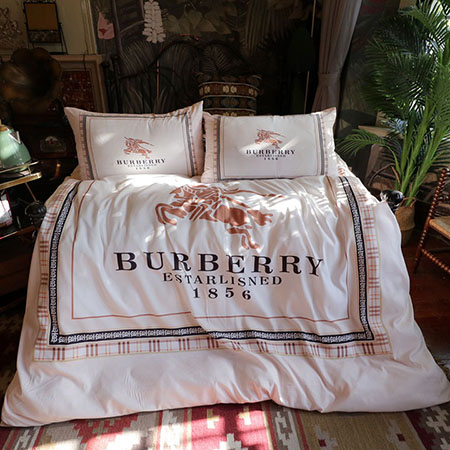 Burberry春夏用