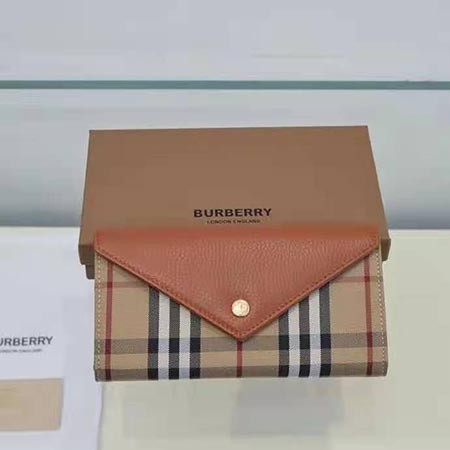 burberry 長財布 ファスナーポケット