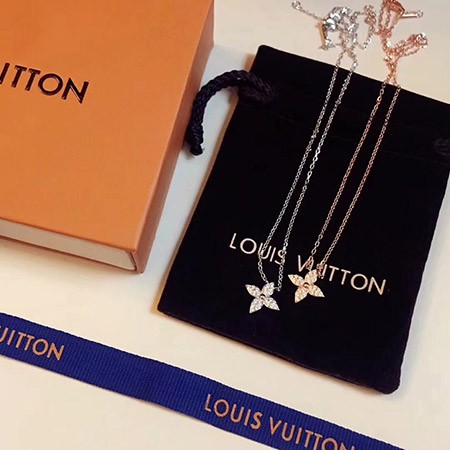 Louis Vuitton 男女兼用 ラインストーン ファッションアクセサリー 四葉のクローバー花卉ネックレス vuittonラグジュアリー ルイヴィトン ブランド S925純銀ネックレス 送料無料