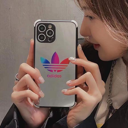 アイフォン xrカバーロゴ付きadidas