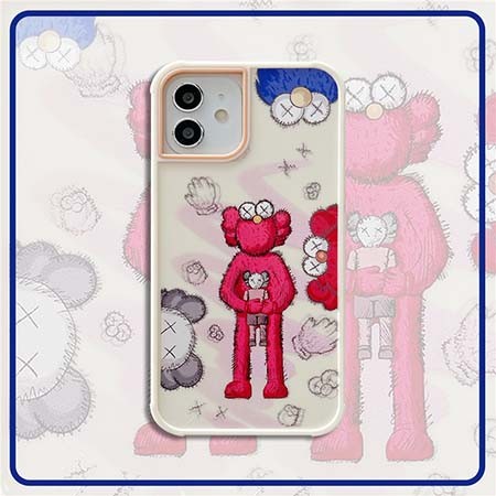 ブランドカバーiphone13kaws