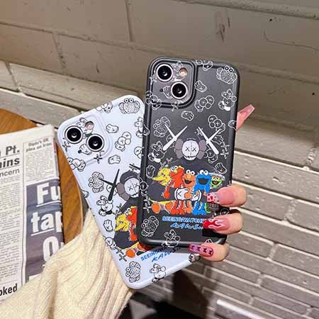 カウズ iphoneX/XS ケース アニメ風