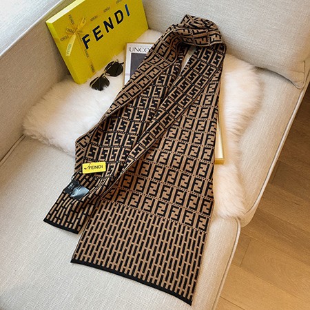 マフラーfendi