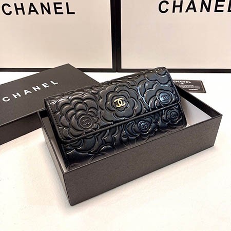 新発売 CHANEL ︎長財布