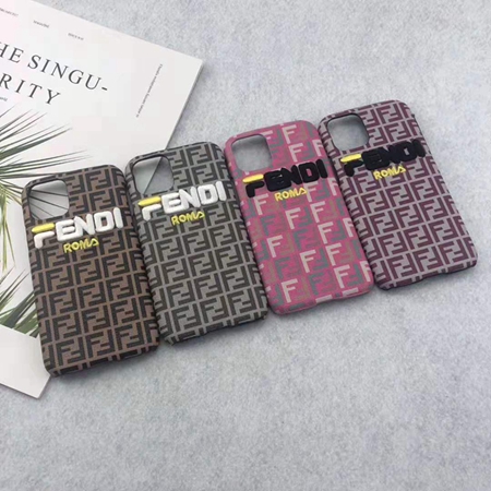 FENDI 立体的刺繍風ブランド柄ケース