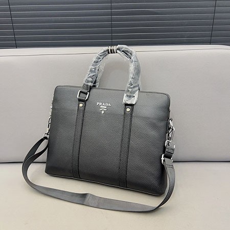 オリジナルのPrada メンズハンドバッグ