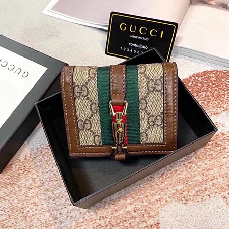 Gucci ミドルウォレット