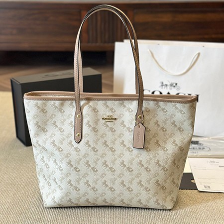 coachショルダーバッグ ファスナー付き 店舗