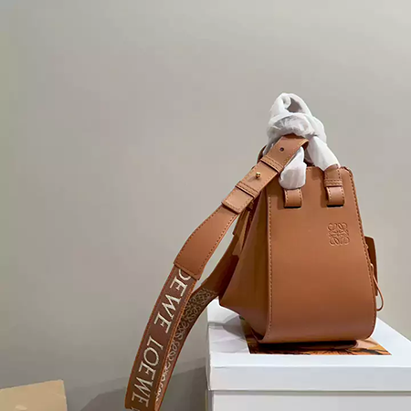 Loewe おしゃれ ハンドバッグ