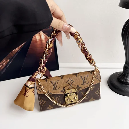 ブランド gucci アイフォーン 16 ケース 