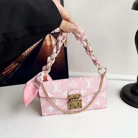ブランド gucci アイフォーン 16 ケース 