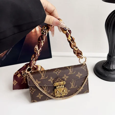 ブランド gucci アイフォーン 16 ケース 