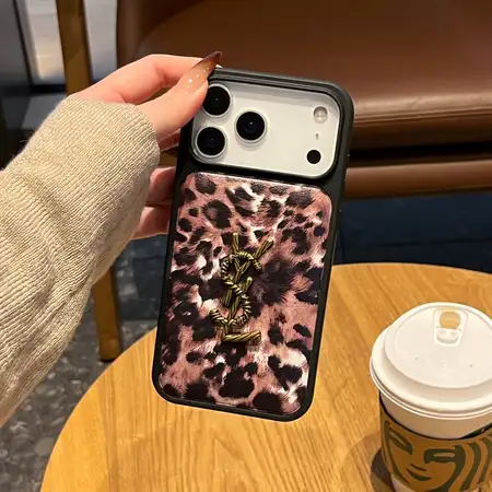 マゼンタ ハイブランド ケース アイフォンiphone17pro