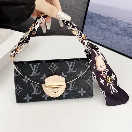 ハイブランド iphone17 ケース  ハート形