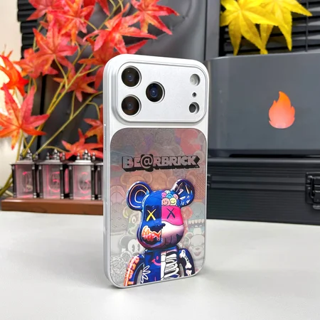 ブランド スマホケース iphone17 bearbrick スニーカー