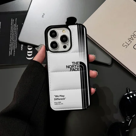 アイフォーン17プロ ケース