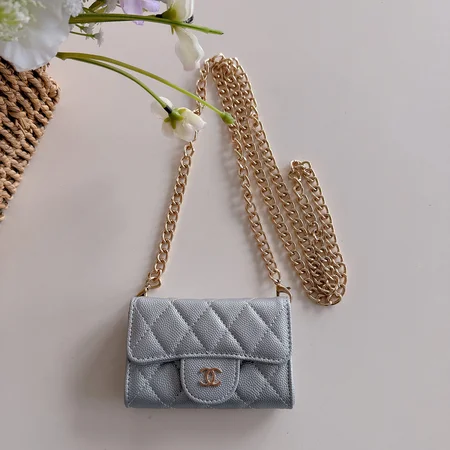 chanel シャネル アイフォン17プロ max ケース  女性