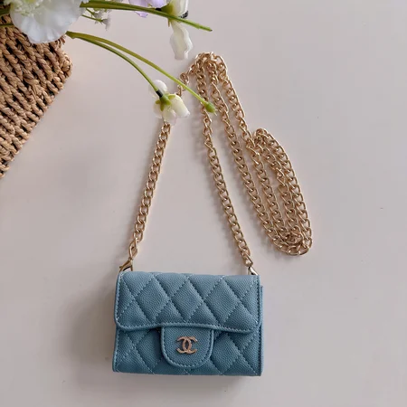 chanel シャネル アイフォン17プロ max ケース  女性