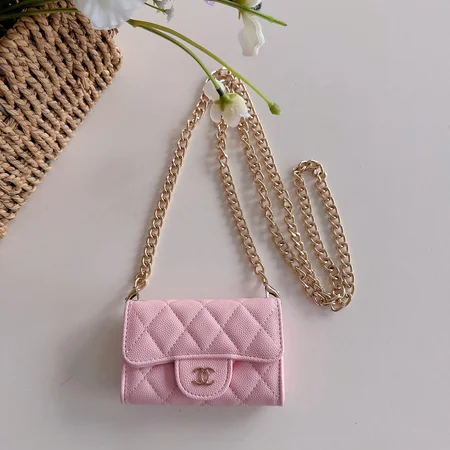 chanel シャネル アイフォン17プロ max ケース  女性