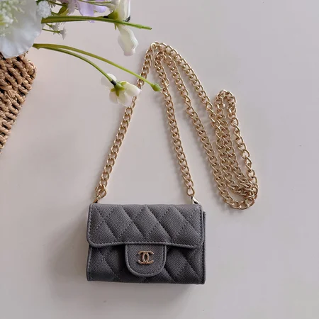 chanel シャネル アイフォン17プロ max ケース  女性