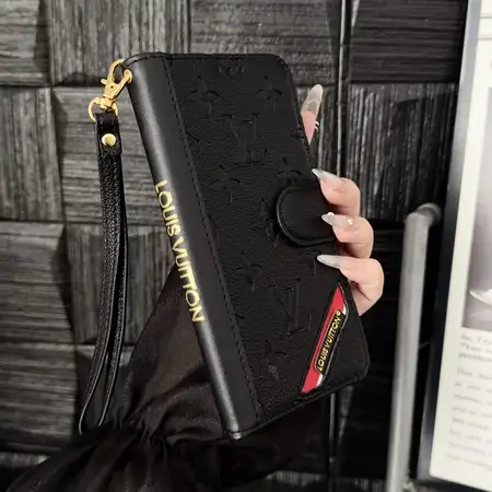 ブランド gucci グッチ アイホン17 ケース  サメの口