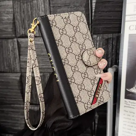 ブランド gucci グッチ アイホン17 ケース  サメの口