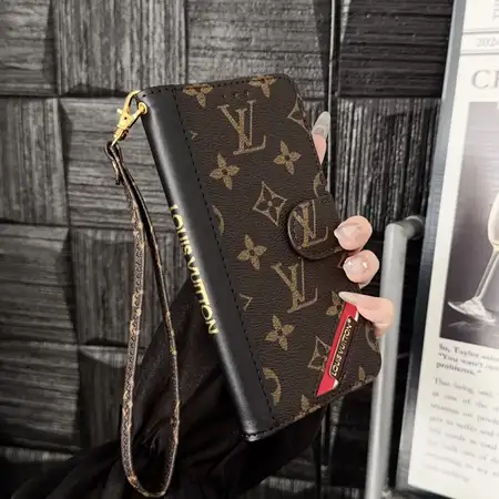 ブランド gucci グッチ アイホン17 ケース  サメの口