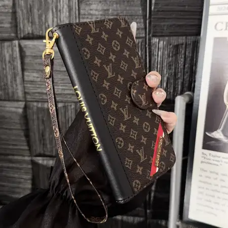 ブランド gucci グッチ アイホン17 ケース  サメの口