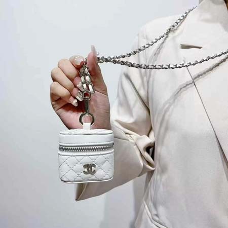 ブランド chanel シャネル アイフォーン17 収納ケース
