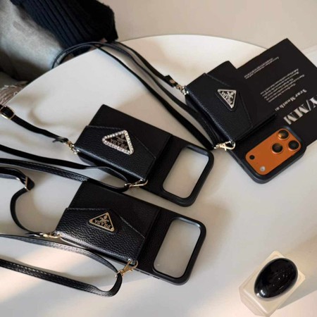 アイホン12プロ スマホケース prada プラダ  値段