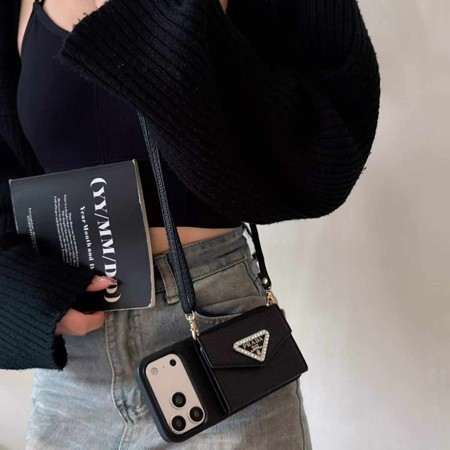 アイホン12プロ スマホケース prada プラダ 値段