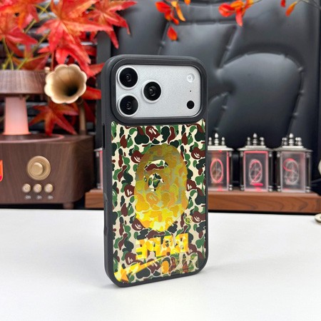 紫 bape ア・ベイシング・エイプ アイフォーン17プラス スマホケース 