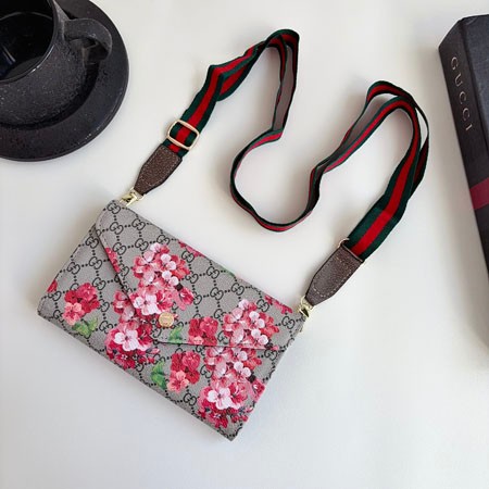 アイフォーンiphone18 gucci グッチ スマホケース 
