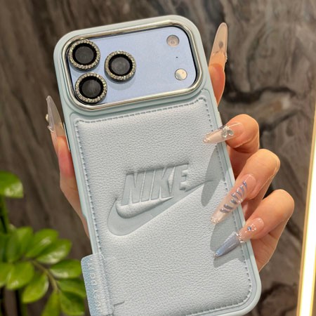 メタル adidas風 スマホケース アイフォーン17 Pro 