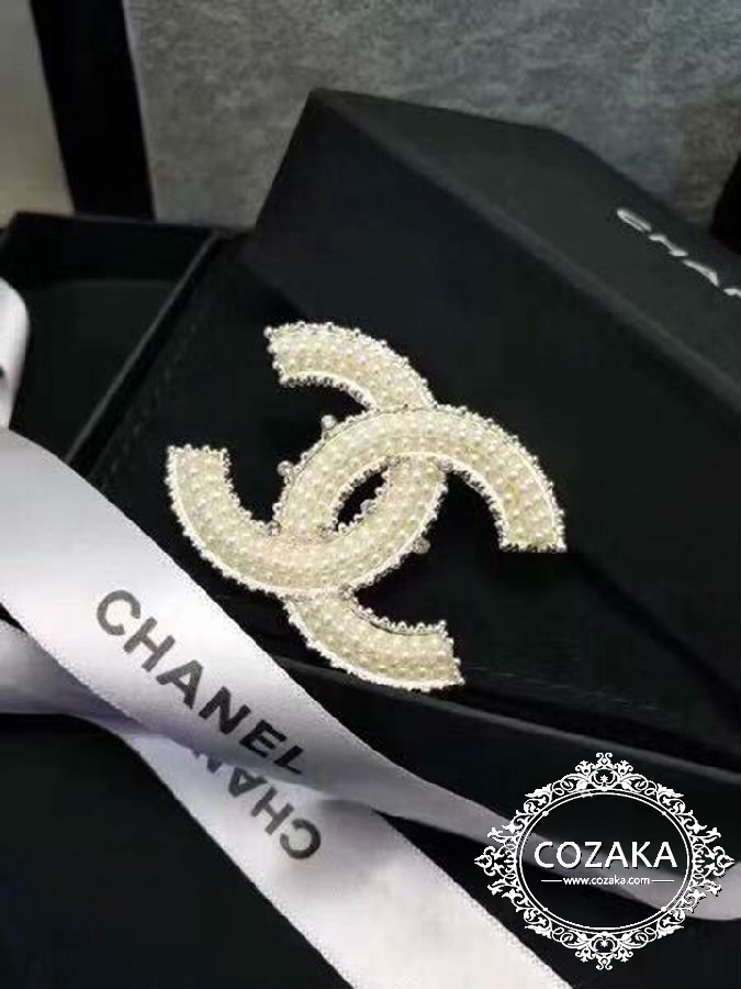 CHANEL ブローチ 真珠 CHANEL ブローチ 真珠