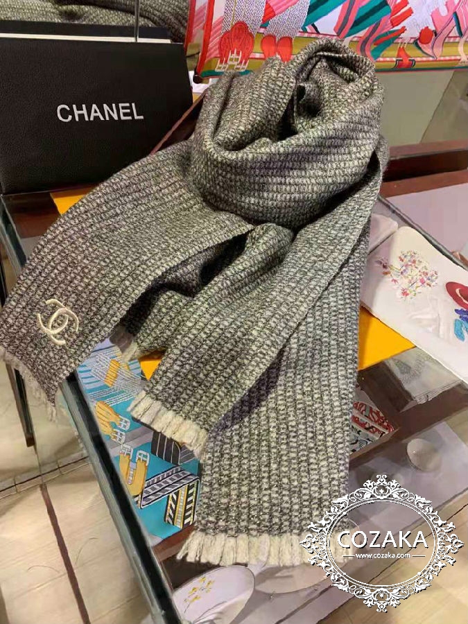 Chanel CCマーク刺繍ニットスカーフ