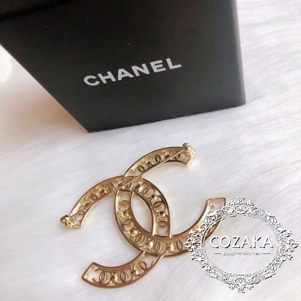 chanel ブルーホワイト真珠付き透かし彫りブローチ シャネル パール ブローチピン