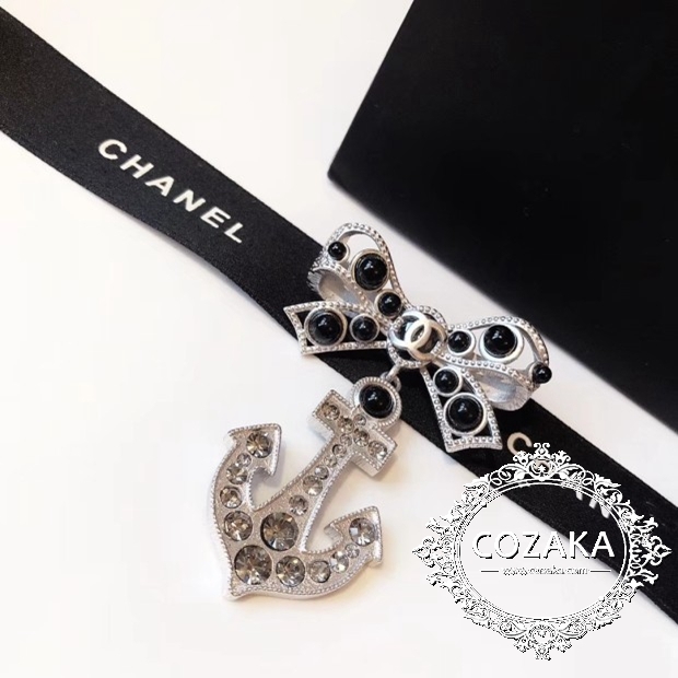 ラインストーン付き chanel CCマーク ブローチピン