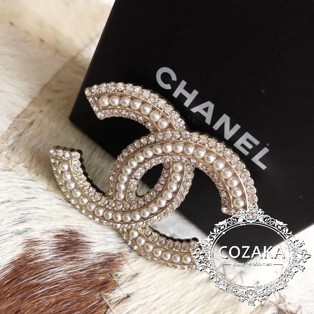 CHANEL ブローチ パール付き