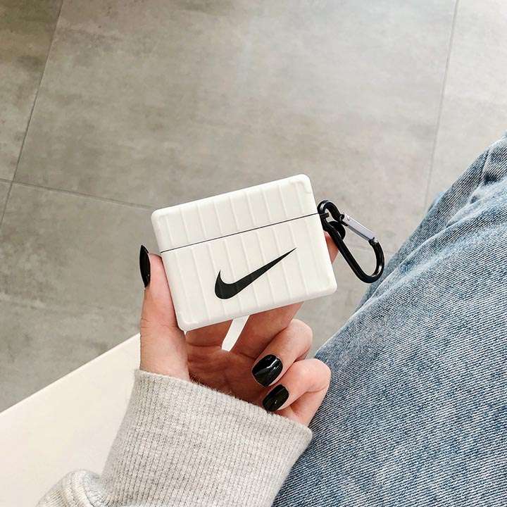 Nike  Airpods ケース ロゴ付き 人気